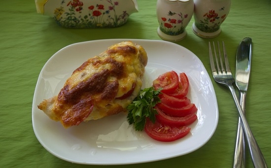 Hühnerbrust in Sauerrahm: Rezepte zum Kochen, Multicooker und in einer Pfanne 01