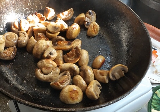 Kaninchen mit Kartoffeln Eintopf: Kochen Rezepte in einem Topf, Kessel, Backofen und Multicooker 10