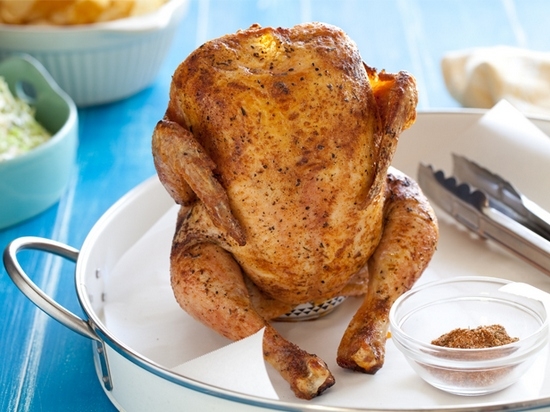 Huhn auf einem Glas im Backofen: Eine Auswahl der besten Rezepte mit einem Foto 01