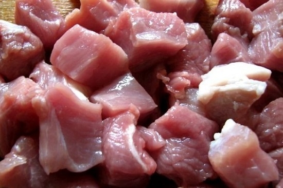 Fleisch mit Pilzen in Sauerrahmsauce: Schweinefleischkochen Rezepte, Rindfleisch und Huhn 03