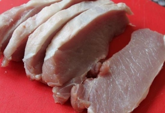 Fleisch in einer Folie im Ofen oder wie leckeres Backen Schweinefleisch und Rindfleisch? 03