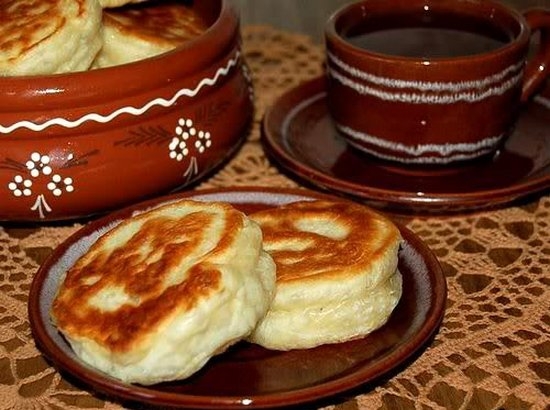 Fritters ohne Eier auf Milch, Rezepte mit Eiern und ohne Eier, ohne Hefe 07