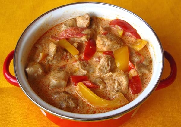 Paprikash. Traditionelle und originelle Rezepte der ungarischen Paprikasha 01