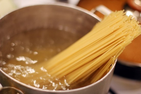 Pasta mit Garnelen in cremigen, cremigen und anderen Saucen: Rezepte mit Fotos 03