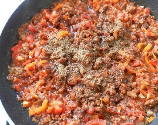 Paste mit Hackfleisch und Tomatenpaste: Rezepte für ein raffiniertes italienisches Gericht 10