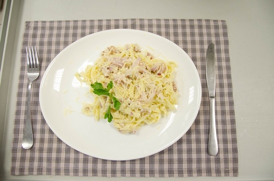 Pasta (Fetuchini und andere Arten) mit Hühnchen, Pilzen in cremiger Sauce: Schritt-für-Schritt-Rezept mit Fotos 07