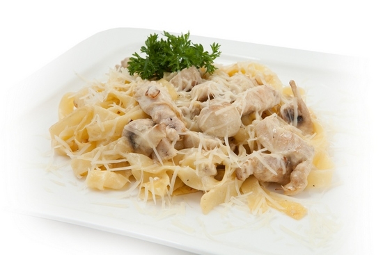 Pasta (Fetuchini und andere Arten) mit Hühnchen, Pilzen in cremiger Sauce: Schritt-für-Schritt-Rezept mit Fotos 08