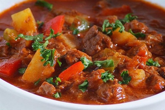 Gulasch, ungarische ungarische Suppe: Rezepte mit Fotos 01