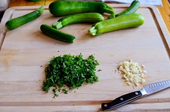 Risotto: Klassisches Rezept mit Gemüse, mit Pilzen und Huhn 03