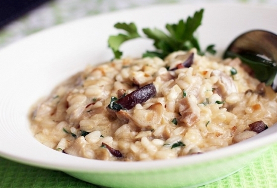 Risotto: Klassisches Rezept mit Gemüse, mit Pilzen und Huhn 10