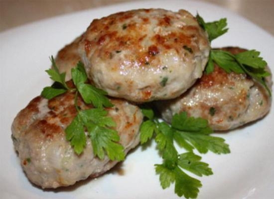 Rezepte Cutlet aus der Türkei: Kochen in einer Bratpfanne, im Ofen und für ein Paar 02