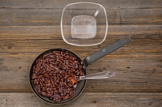 Rezepte von Lobio von georgianischen roten Bohnen mit Walnüssen und Fleisch 05