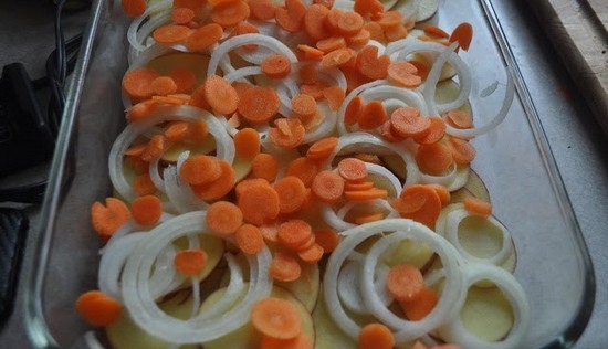 Fische unter dem Maritus im Backofen, in einem langsamen Herd: ein klassisches Rezept mit einem Foto 04