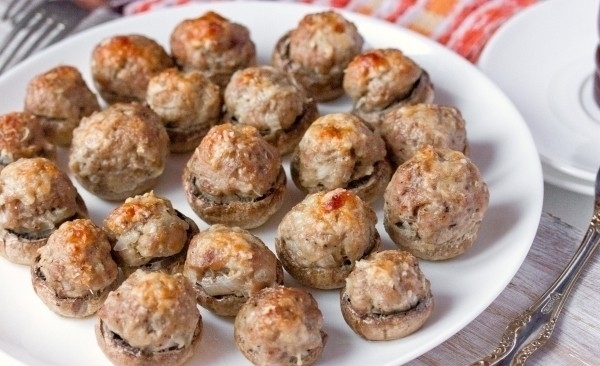 Gebackene Champignons in den Ofen gebacken. Rezepte für jeden Geschmack 02