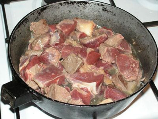 Eintopf Rindfleisch mit Soße, köstlicher Gulasch vom Rindfleisch mit Soße - Rezepte mit Fotos 08