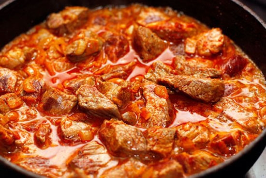 Eintopf Rindfleisch mit Soße, köstlicher Gulasch vom Rindfleisch mit Soße - Rezepte mit Fotos 09