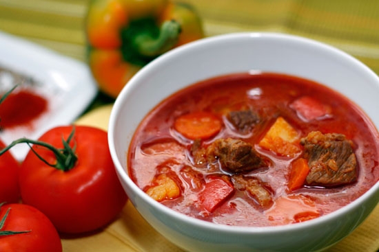 Eintopf Rindfleisch mit Soße, köstlicher Gulasch vom Rindfleisch mit Soße - Rezepte mit Fotos 11