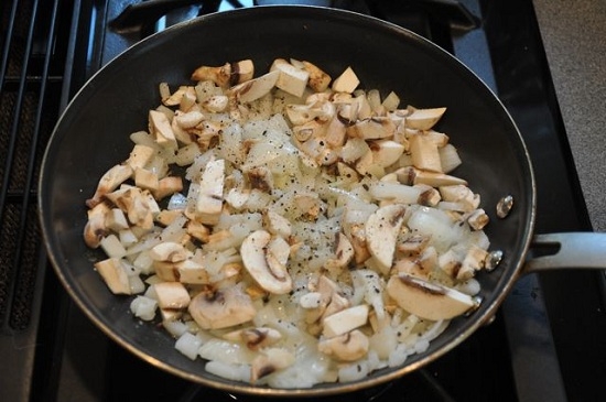 Gebacken in Folienkartoffeln im Backofen: Rezepte mit Speck, Käse 15