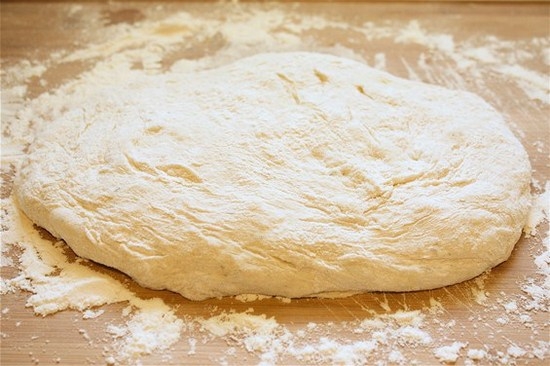 Wie man Hefeteig für Torten und andere Backen steckt? 02