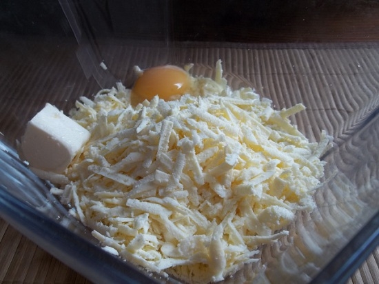 Wie man ein Khachapuri mit Käse kocht: Hanggenaskuläre Kuchenrezepte, Puff- und Hefeteig 07