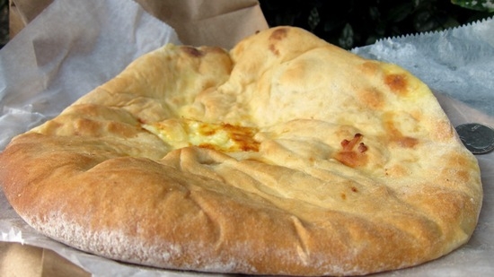 Khachapuri in Tiflis, Georgian in 5 Minuten: Rezepte mit Fotos 12