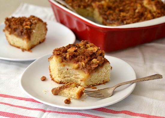 Hefe Teig Tart mit Äpfeln: Erstellen Sie ein exquisites Backen. Geschlossene und offene Kuchenrezepte 01