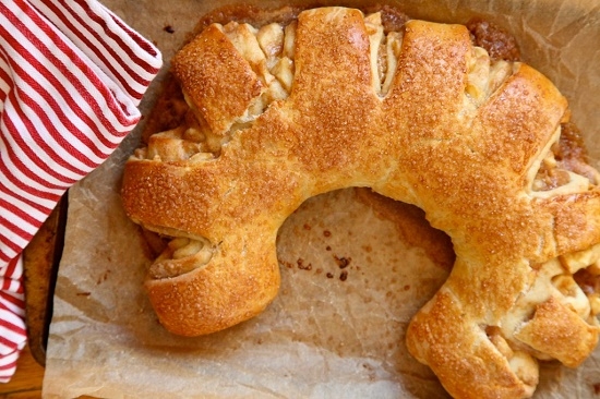 Hefe Teig Tart mit Äpfeln: Erstellen Sie ein exquisites Backen. Geschlossene und offene Kuchenrezepte 16