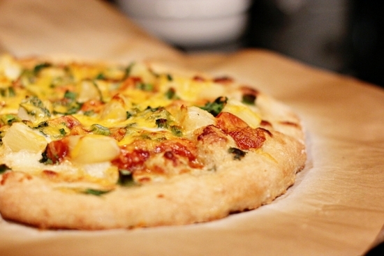 Ananas- und Hühnerpizza: Kochrezepte und kulinarische Tipps 01