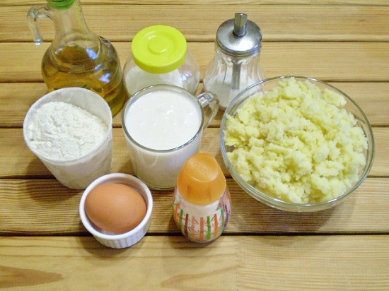 Pattags im Backofen mit Kartoffeln: Kochen von Rezepten mit Pilzen und Leber 10