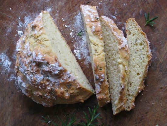 Rezepte des Tragbrots für Brotmacher. So machen Sie ein Lot und backen Sie Brot ohne Hefe zu Hause? 01