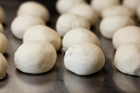 Wie man einen Cookie-Teig für Pasteten im Backofen und Brotmacher kocht? 10