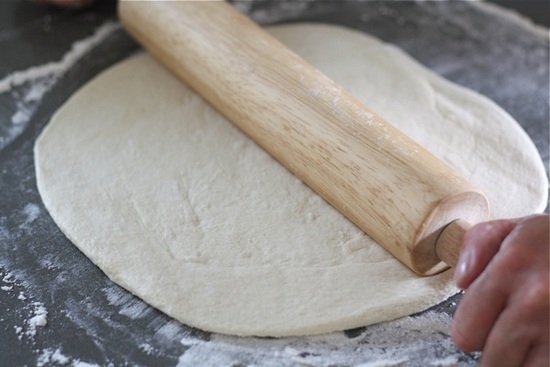 Wie man einen Cookie-Teig für Pasteten im Backofen und Brotmacher kocht? 11