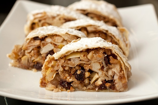 Hauchteigstrudel mit Äpfeln - Schritt-für-Schritt-Rezept mit Fotos 10