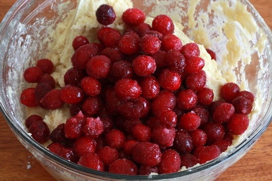 SREASANIC: klassisches einfaches Rezept. Vorbereitungsoptionen mit Beeren und Kondensmilch 09