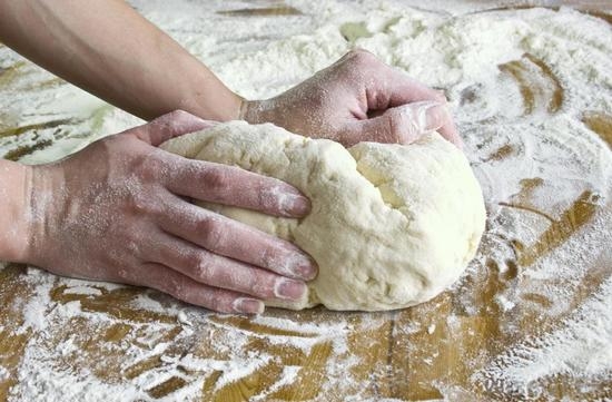 Teig für Mantel in Usbek: Rezepte ohne Eier, für Brotmacher und andere 01