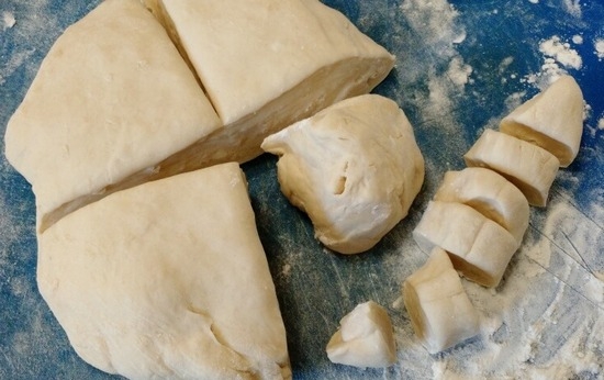 Teigrezepte für Knödel (mit Kartoffeln, Hüttenkäse und anderen) in Kefir 03