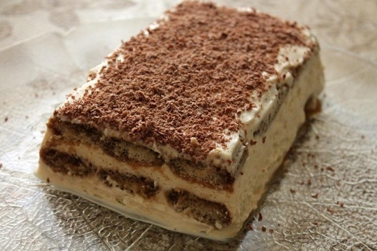 Kuchen aus fertigen Kuchen: Rezepte köstlicher und raffinierter Desserts 02