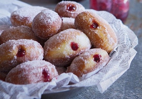 Wie man Pilles und Donuts auf Kefir kocht? 01