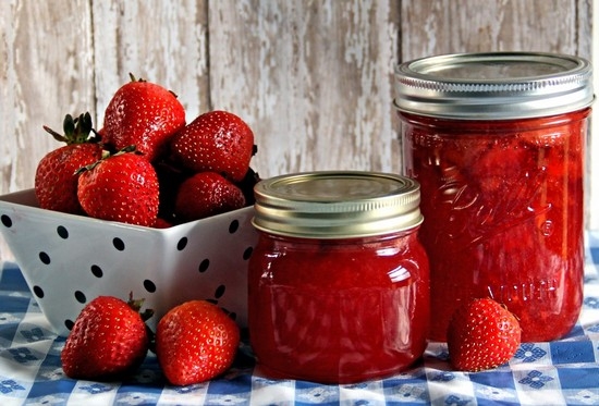 Erdbeermarmelade: Rezept. Wie man Erdbeermarmelade in einem langsamen Kocher kocht? 01