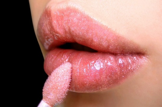 So wählen Sie einen Bleistift und einen Lippenstift für Lippen: Tipps 07