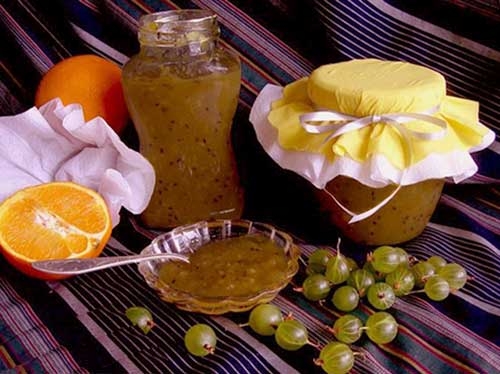 Marmelade von der Stachelbeere mit Orange 01