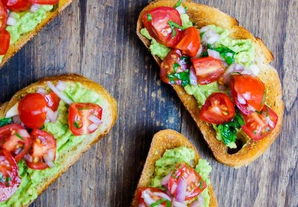 Sandwiches auf einer Ambulanzhand 18