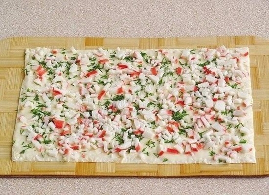 Lavash mit Krabben-Essstäbchen: Rezepte zum Kochen von köstlichen Rollen mit einer Vielzahl von Füllungen 07