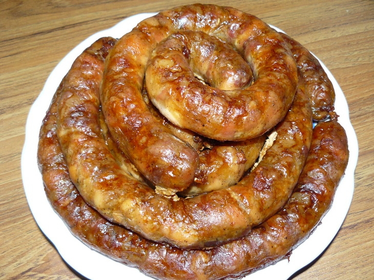 Rezepte von zu Hause Würstchen. Wie man Wurst zu Hause kocht? 01