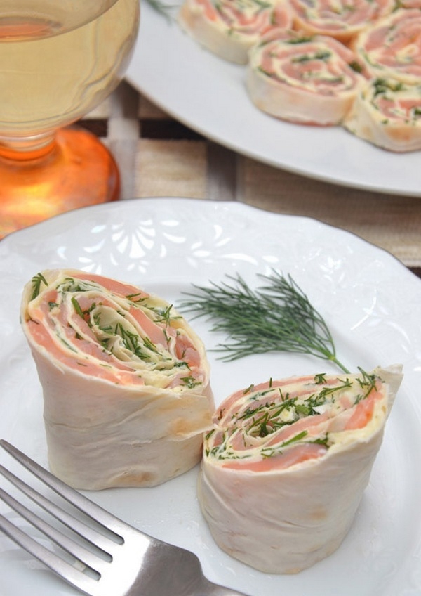 Pogwash mit Lachs: Köstliche Rezepte. Wie man eine Käserolle mit Lachs und Konserven kocht? 01