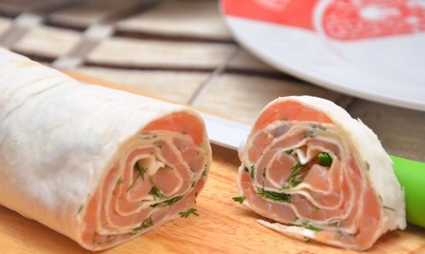 Pogwash mit Lachs: Köstliche Rezepte. Wie man eine Käserolle mit Lachs und Konserven kocht? 09