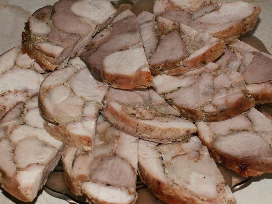 Schinken zu Hause von Schweinefleisch und Hühnchen: Eine Auswahl der besten Rezepte 09