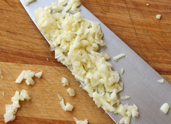 Löten gesalzen zu Hause: Klassische Rezepte zum Kochen von Sole und trockener Weise in einer Bank 10