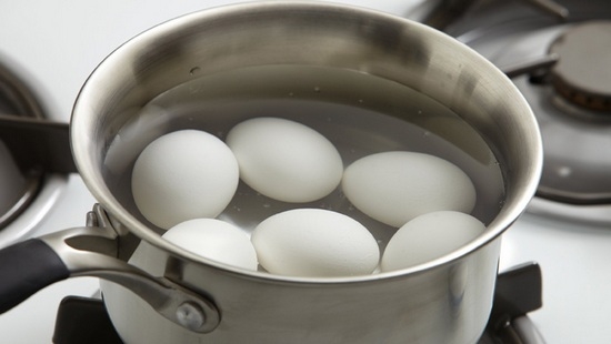 Wie viel Zeit kochen Hühnchen, Wachtel und andere Eier? 02