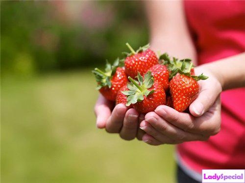 Wann und wie man Erdbeeren squeeze? Süße Geschichte! 03